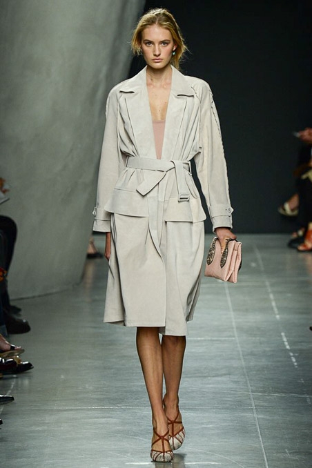 Sanne Vloet shows Milan S/S 2015 Bottega Veneta